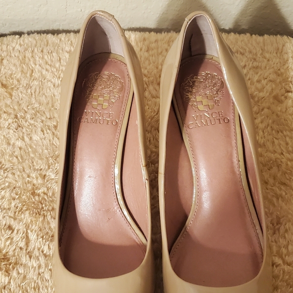 Vince Camuto Natural Cream Color Peep Toes Pumps womens size 8. - Picture 6 of 8